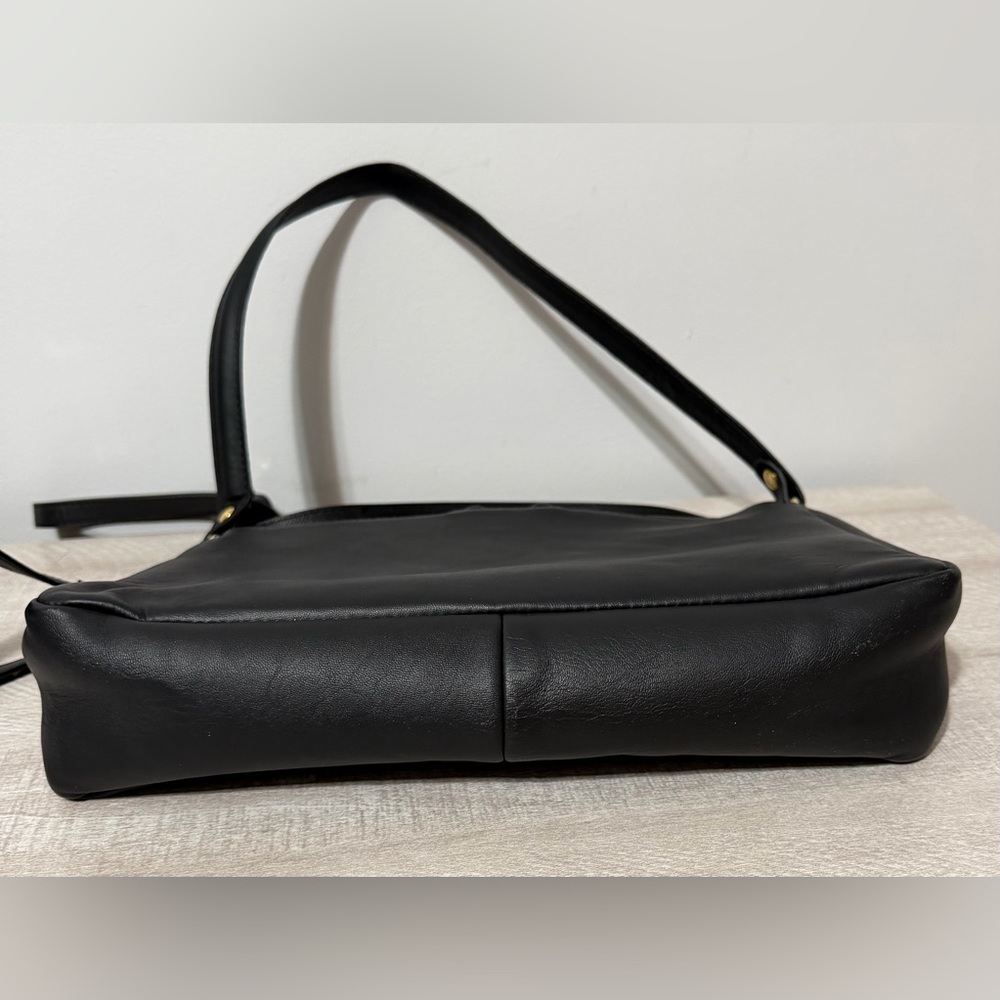 Vintage leather shoulder/crossbody bag by Centaurea. Made in Italy, Like New - Picture 6 of 11